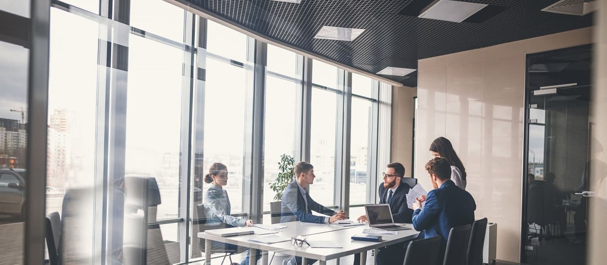 Hero corporativo section